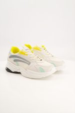 men running classic jogger shoes in off white-569